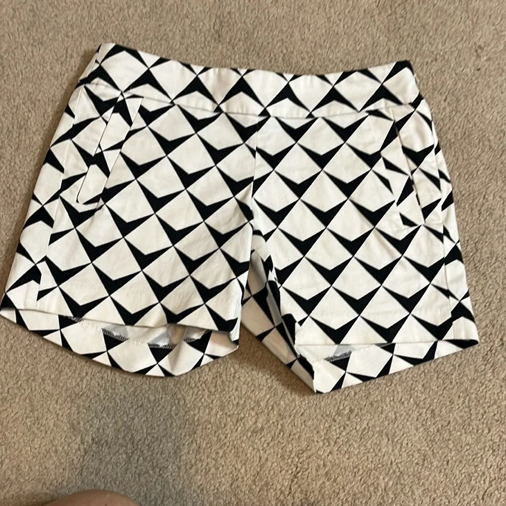 J. Crew Stretch Shorts: Black & White Geometric Size 0 - LIKE NEW